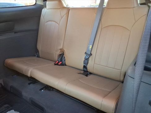 Used 2015 Buick Enclave Leather image 11