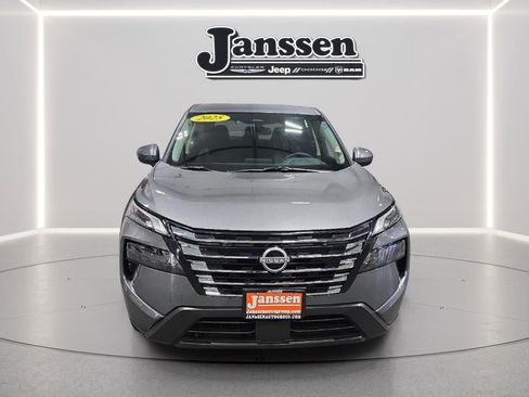 Used 2025 Nissan Rogue SV FWD image 7