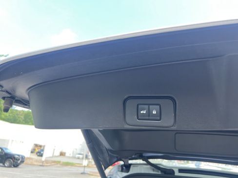Used 2025 Nissan Rogue SV AWD/4WD image 21