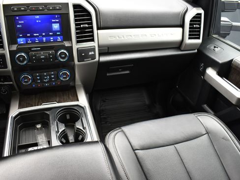 Used 2021 Ford F350 Lariat image 39