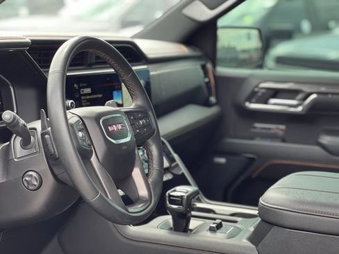 Used 2024 GMC Sierra 1500 AT4 w/ Technology Package AWD/4WD image 14