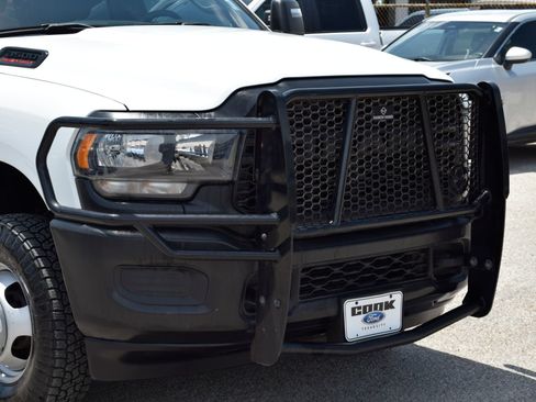Used 2024 RAM 3500 Tradesman w/ Convenience Group AWD/4WD image 24