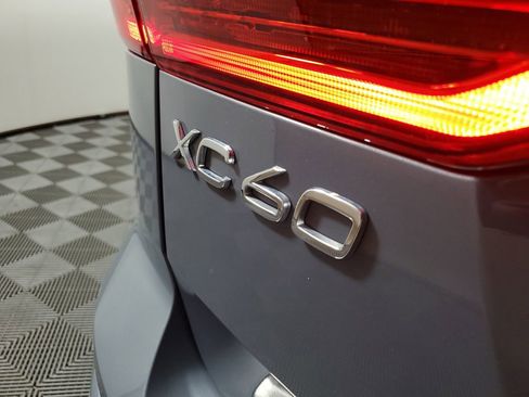 Certified 2023 Volvo XC60 B5 Plus w/ Protection Package Premier image 10