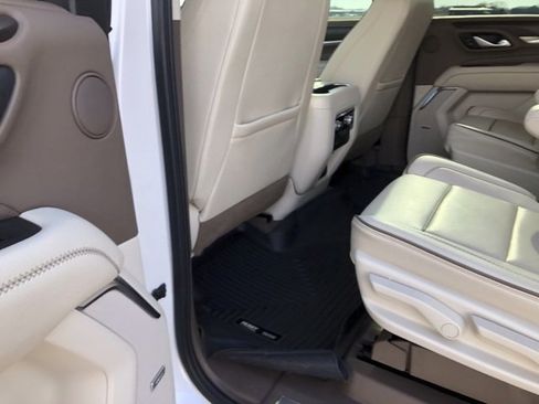 Used 2022 GMC Yukon XL Denali image 25