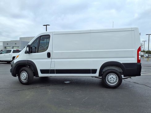 Used 2024 RAM ProMaster 2500 w/ Convenience Group image 27