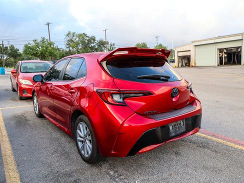 Used 2023 Toyota Corolla SE w/ SE Premium Package FWD image 9