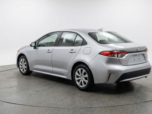 Used 2025 Toyota Corolla LE FWD image 6