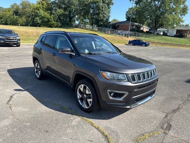 Used 2019 Jeep Compass Limited AWD/4WD image 2