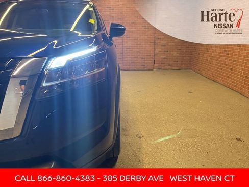 Certified 2022 Nissan Pathfinder Platinum w/ Cargo Package image 41