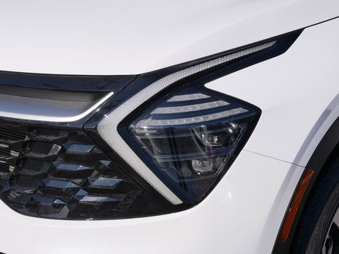 Certified 2024 Kia Sportage EX image 16