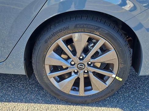 New 2026 Nissan Sentra SL image 4