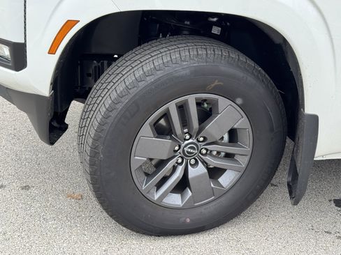 Certified 2025 Nissan Frontier SV w/ SV Convenience Package image 40
