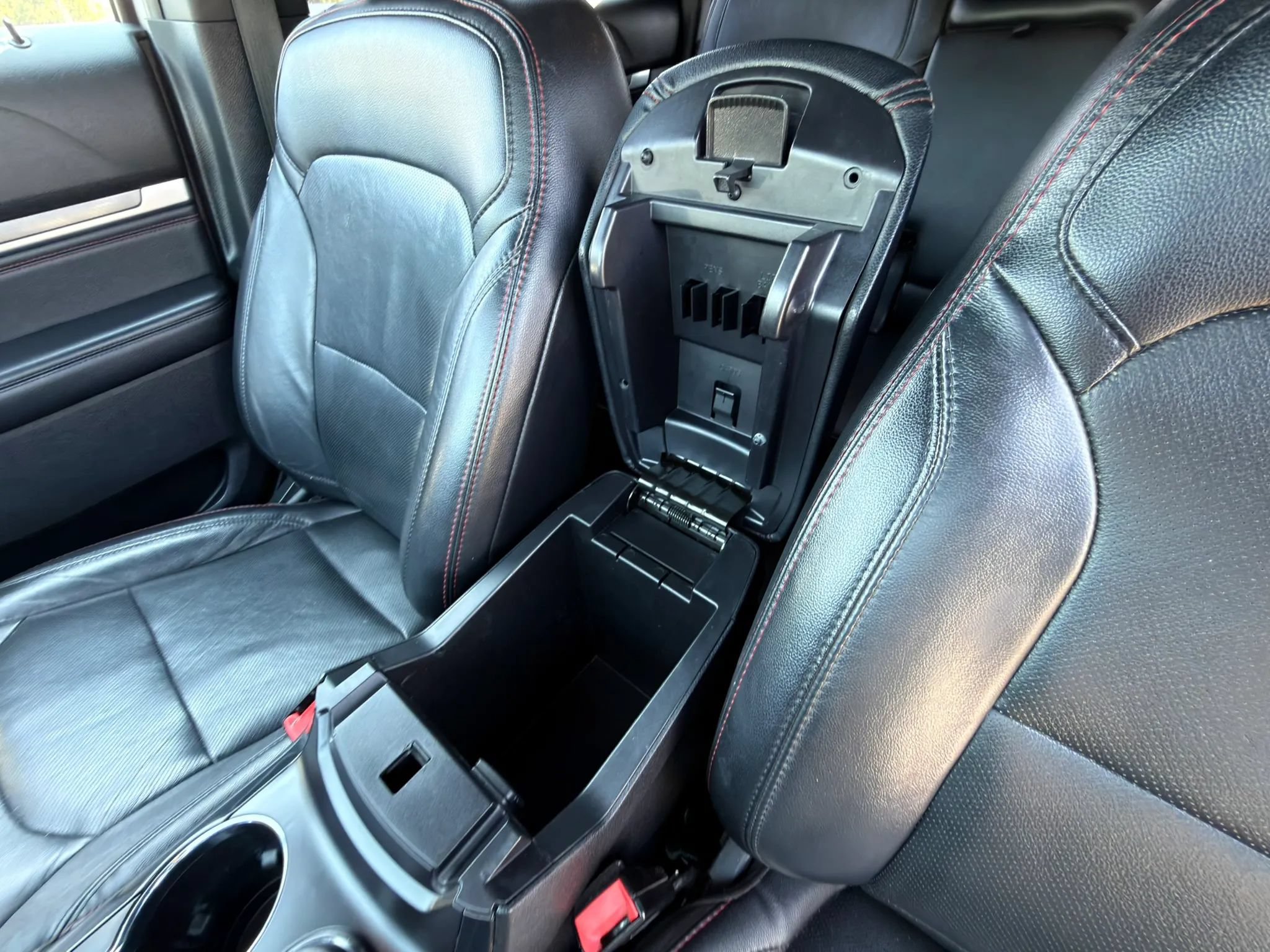 Used 2019 Ford Explorer Sport AWD/4WD image 31