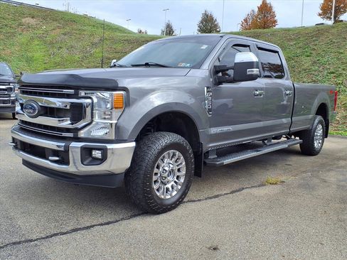 Used 2022 Ford F350 XLT w/ XLT Premium Package image 3