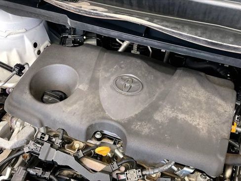 Used 2022 Toyota Sienna XLE w/ XLE Plus Package FWD image 33