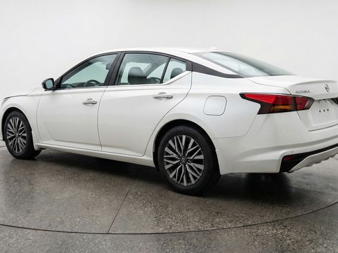 Used 2025 Nissan Altima 2.5 SV image 6