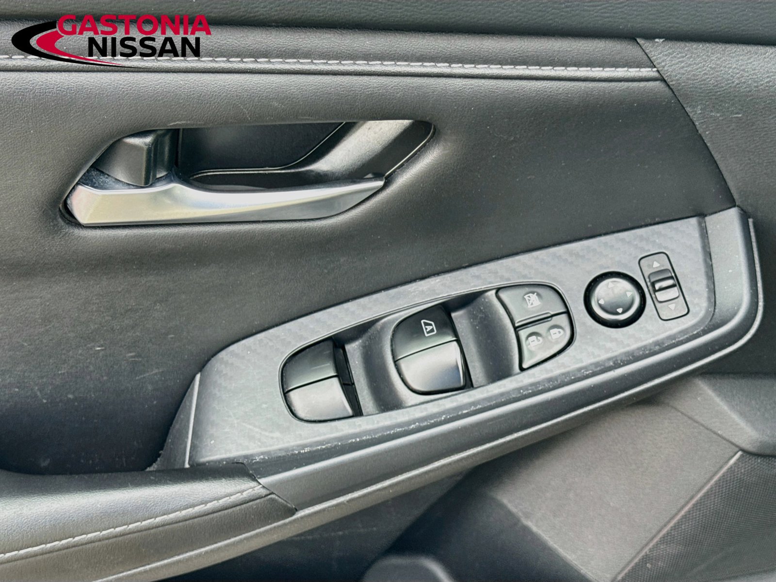 Used 2024 Nissan Sentra SV FWD image 22