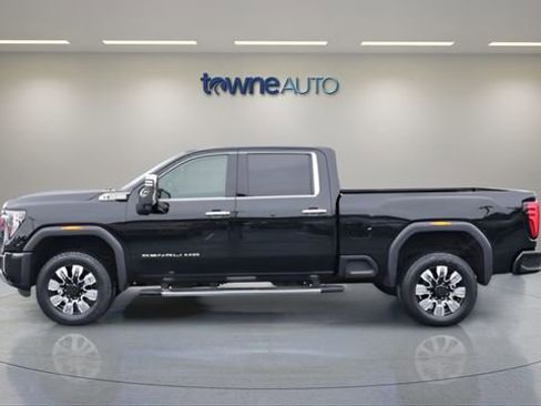 Used 2024 GMC Sierra 2500 Denali w/ Technology Package image 4