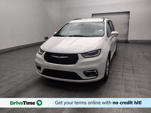 Used 2021 Chrysler Pacifica Touring-L FWD image 1