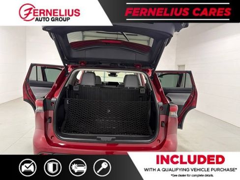 Used 2025 Toyota Highlander XLE AWD/4WD image 20