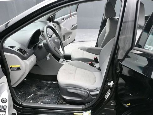 Used 2017 Hyundai Accent SE image 17