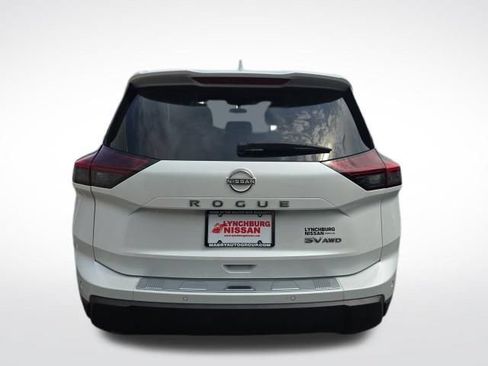 Used 2024 Nissan Rogue SV w/ SV Premium Package AWD/4WD image 4