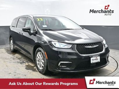 Used 2023 Chrysler Pacifica Touring-L