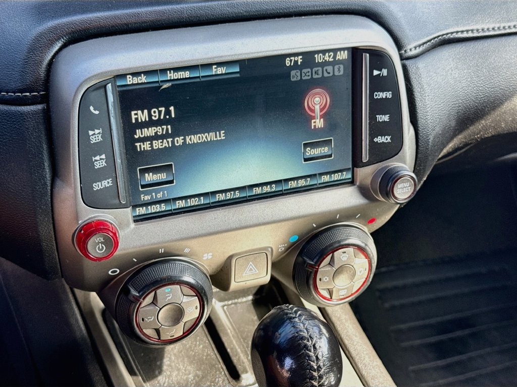 Used 2015 Chevrolet Camaro LT RWD image 15