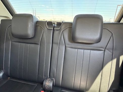 Used 2022 Volkswagen Tiguan SE FWD image 8