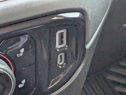 Used 2022 Chevrolet Silverado 1500 LT image 23