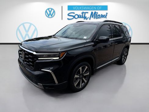 Used 2025 Honda Pilot Elite image 3