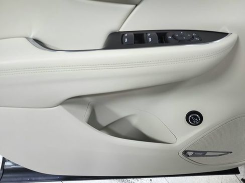Used 2023 Buick Envision Essence w/ Technology Package I FWD image 39