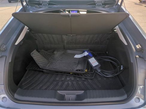 Used 2025 Toyota Prius Plug-In Hybrid image 25