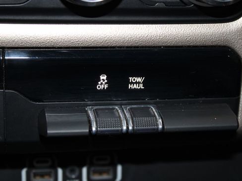 Used 2021 RAM 1500 Laramie RWD image 43