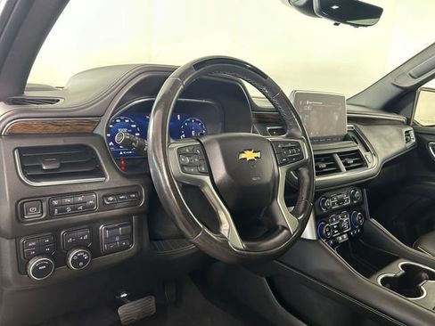 Used 2023 Chevrolet Suburban Premier w/ Advanced Technology Package AWD/4WD image 14