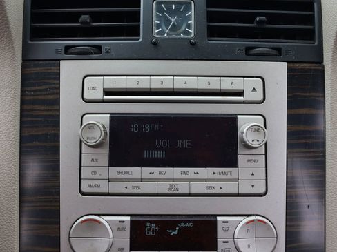 Used 2007 Lincoln Navigator Luxury Sport Utility 4D image 34