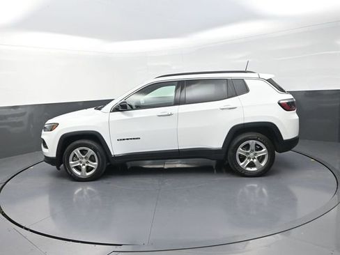 Used 2024 Jeep Compass Latitude AWD/4WD image 6