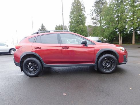 Used 2019 Subaru Crosstrek 2.0i w/ Eyesight System image 18