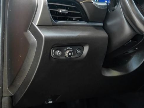 Used 2020 Chevrolet Traverse RS FWD image 40
