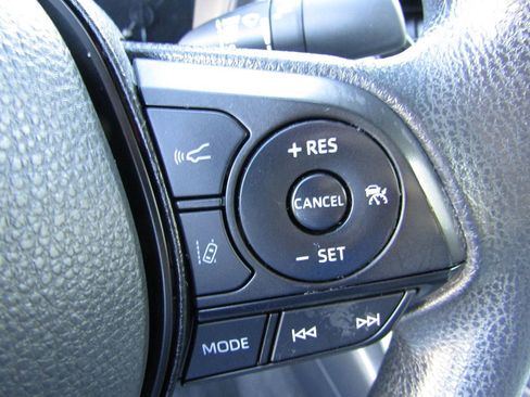 Used 2022 Toyota Corolla LE image 7