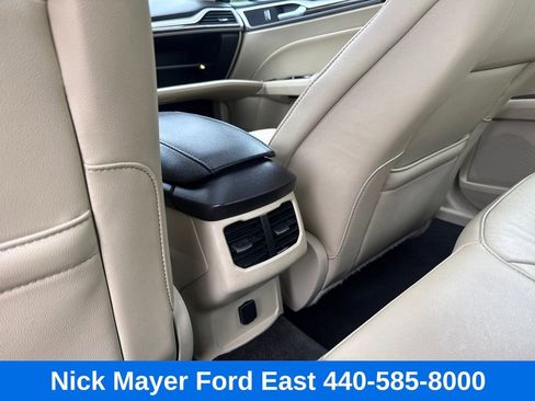 Used 2016 Ford Fusion SE w/ Equipment Group 202A image 18