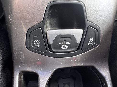 Used 2021 Jeep Renegade Limited AWD/4WD image 28