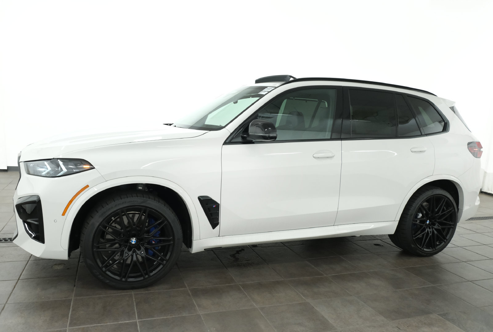 New 2026 BMW X5 M Competition w/ Executive Package AWD/4WD image 3