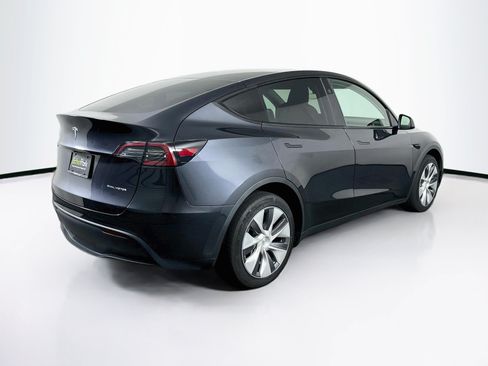 Used 2024 Tesla Model Y Long Range AWD/4WD image 9