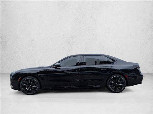 Used 2026 BMW i7 xDrive60 w/ Executive Package AWD/4WD image 9