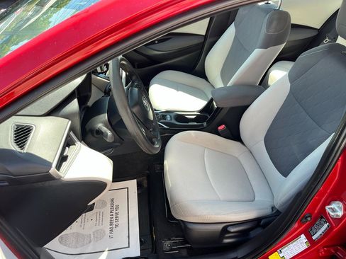 Used 2020 Toyota Corolla LE FWD image 24