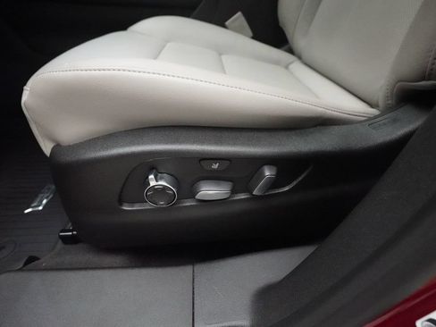 Used 2021 Cadillac XT4 Premium Luxury AWD/4WD image 29