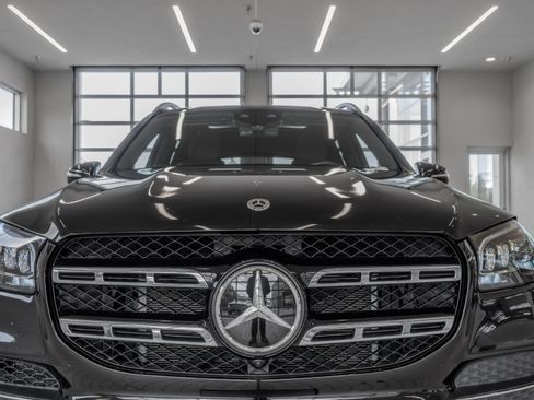 Certified 2023 Mercedes-Benz GLS 580 4MATIC image 23
