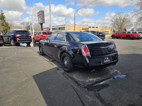 Used 2012 Chrysler 300 S w/ Luxury Group image 7