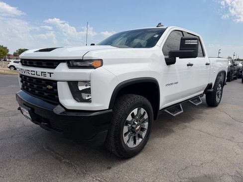 Used 2022 Chevrolet Silverado 2500 Custom w/ Custom Value Package AWD/4WD image 11